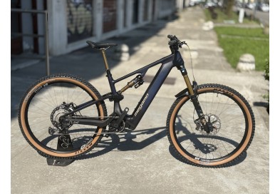 MEGAMO FLAME CARBON 03 2026